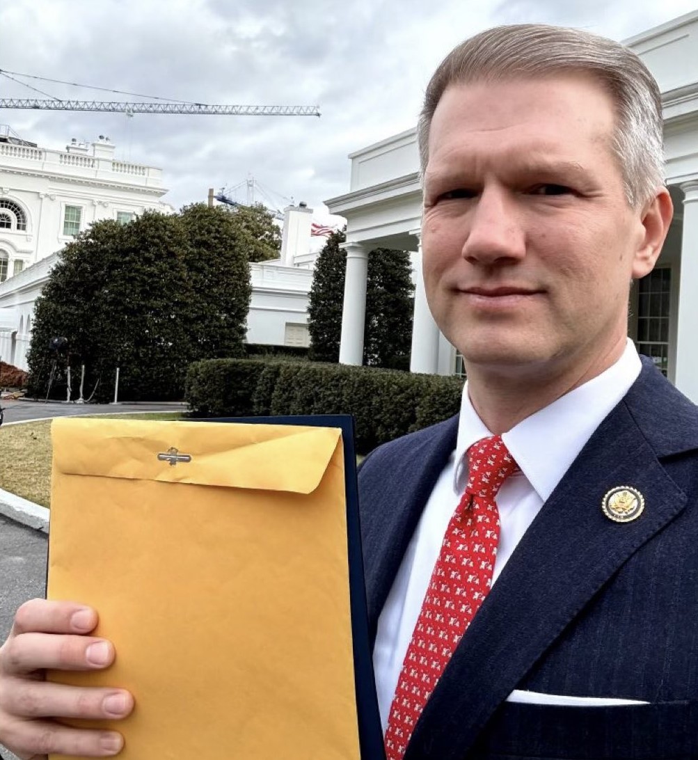 Read more about the article U.S. Lawmakers Urge Action on Nigeria Christian Persecution Crisis in Joint Report to White House