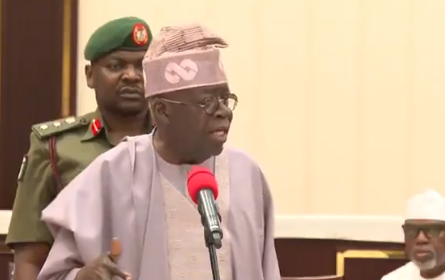 Read more about the article ICYMI: Tinubu Declares No State Borrowing to Pay Salaries Signals Economic Stabilisation