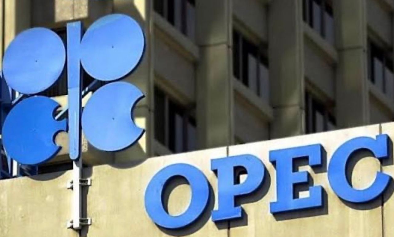 Read more about the article Nigeria Oil Revenue Faces Uncertainty as UAE Quits OPEC
