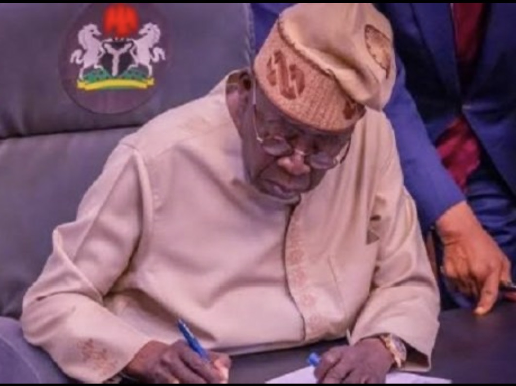 You are currently viewing Tinubu Directs EFCC to Vacate Osun Accounts Freeze Order